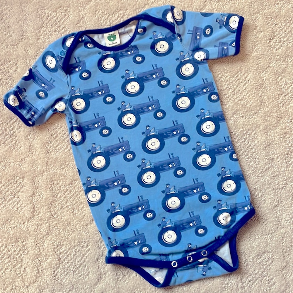 💙 Smafolk Onesie